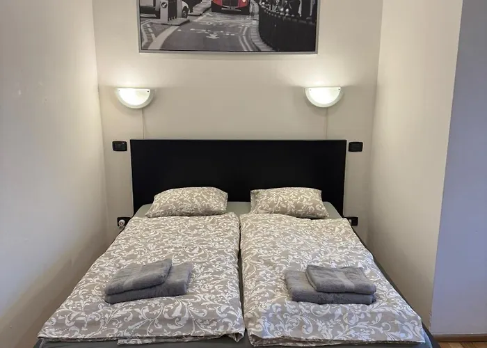 Cosy Studio With Terrace Near Florenc