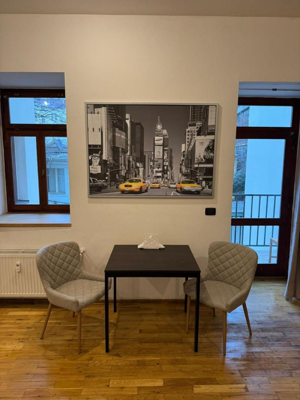 Cosy With Terrace Near Florenc Appartamento