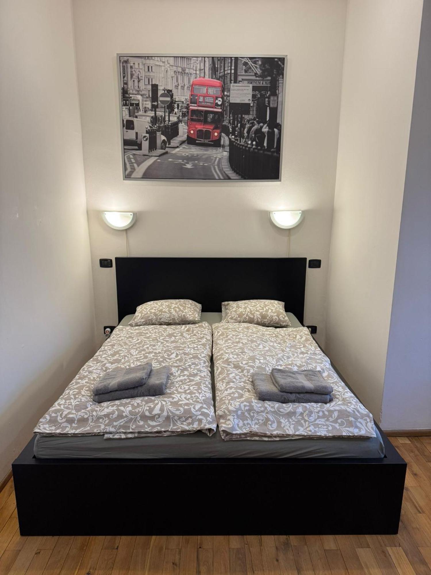 Cosy With Terrace Near Florenc Appartamento Praga